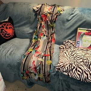 Kimcine Curve floral and stripe print sheer swim cover OS